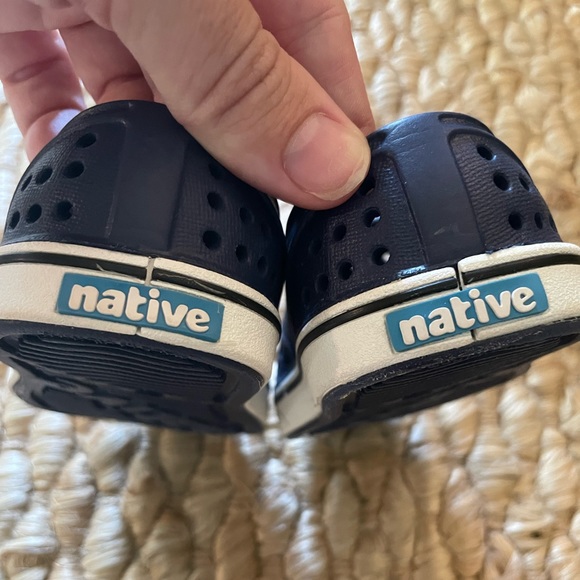 Native shoes - Picture 2 of 2